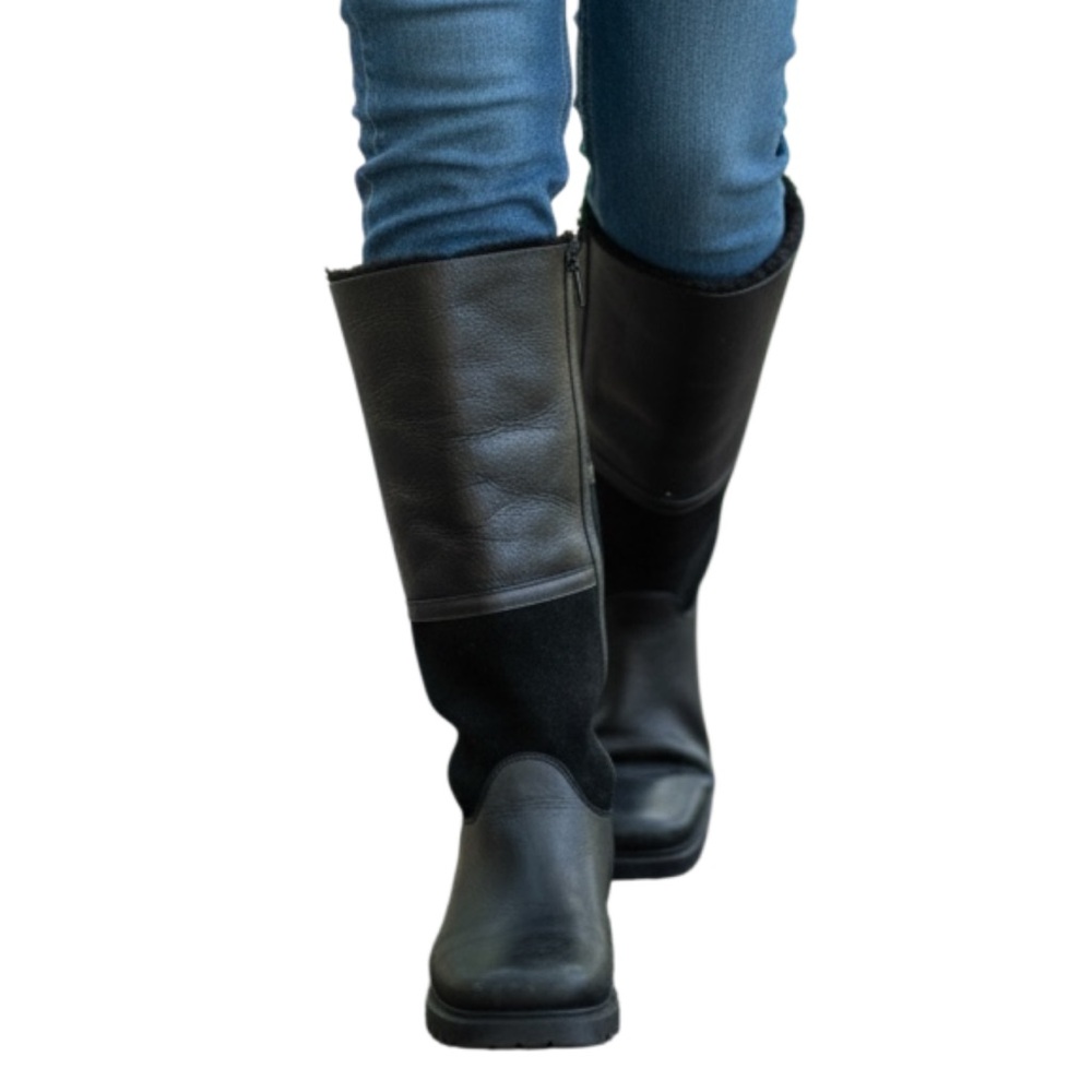LaCanadenne style 5507.  Sz 7.5. Black Women's Boots